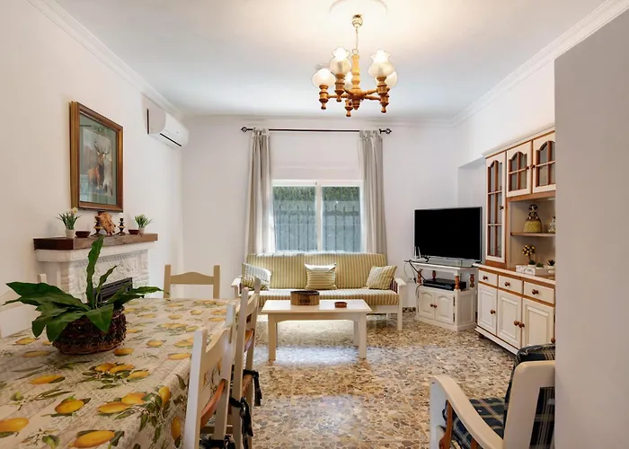 Tramontana - Solo Familias * Conil De La Frontera